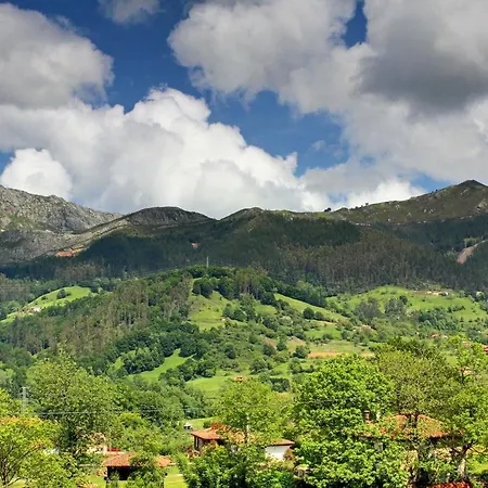 Rural Coviella فندق